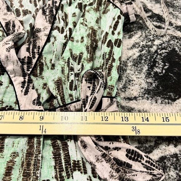 BCBGMAXAZRIA pale green and gray wrap summer short sleeve dress - Picture 14 of 15